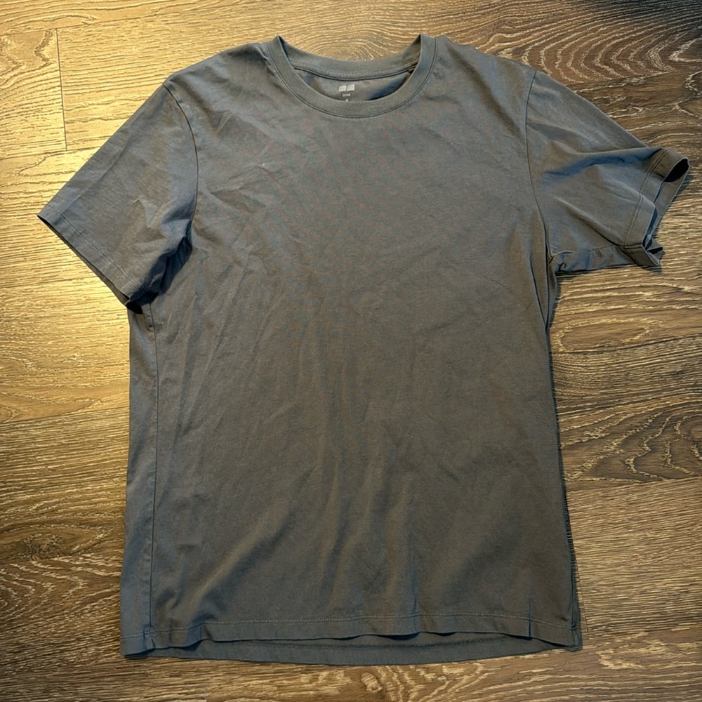 Uniqlo Men's Short Sleeve T-Shirt in Slate Blue